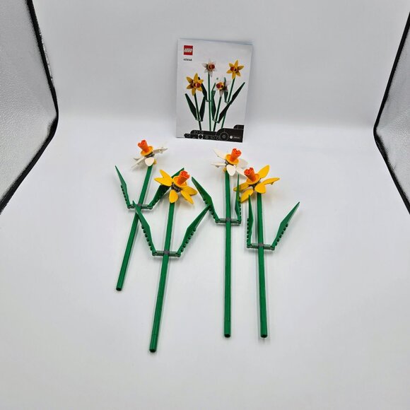 Lego Botanical Collection Wildflower Bouquet 10313 And Creator Daffodils 40747 - Picture 11 of 13